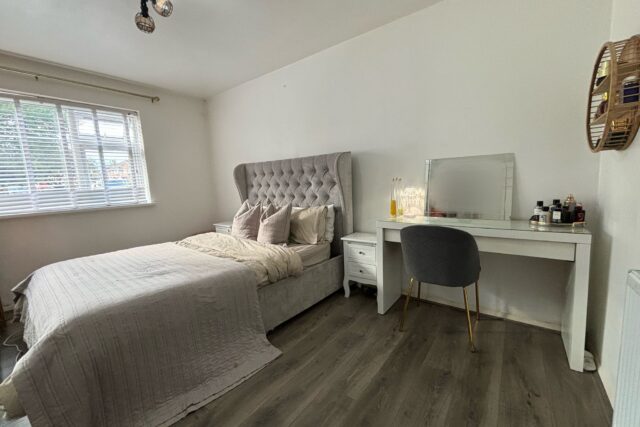 Northolt, Kingston Close UB5 5AL